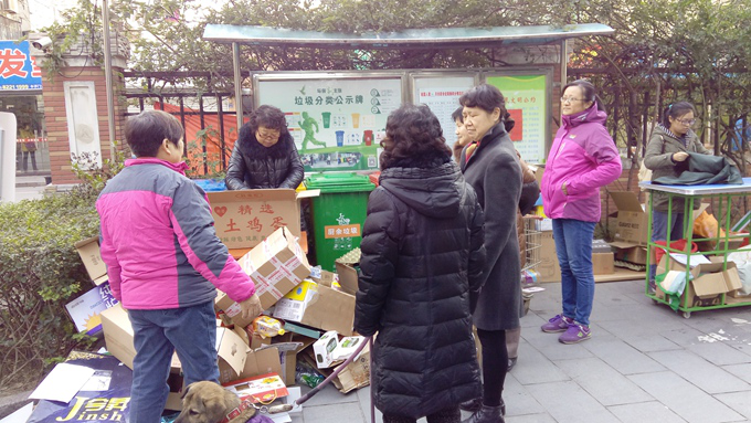 1449483214136961.png 秦淮区继续开展垃圾分类现场活动5.png